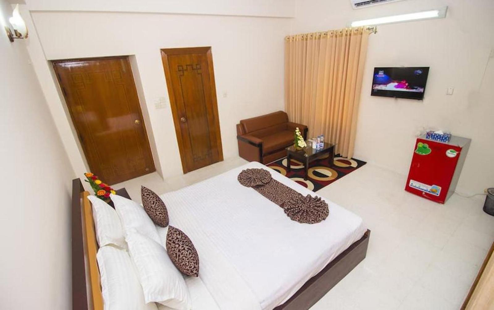 Hotel Suite Palace Baridhara ธากา ภายนอก รูปภาพ