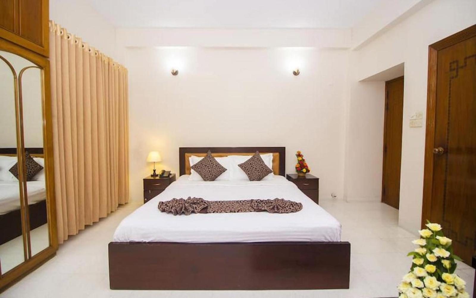 Hotel Suite Palace Baridhara ธากา ภายนอก รูปภาพ