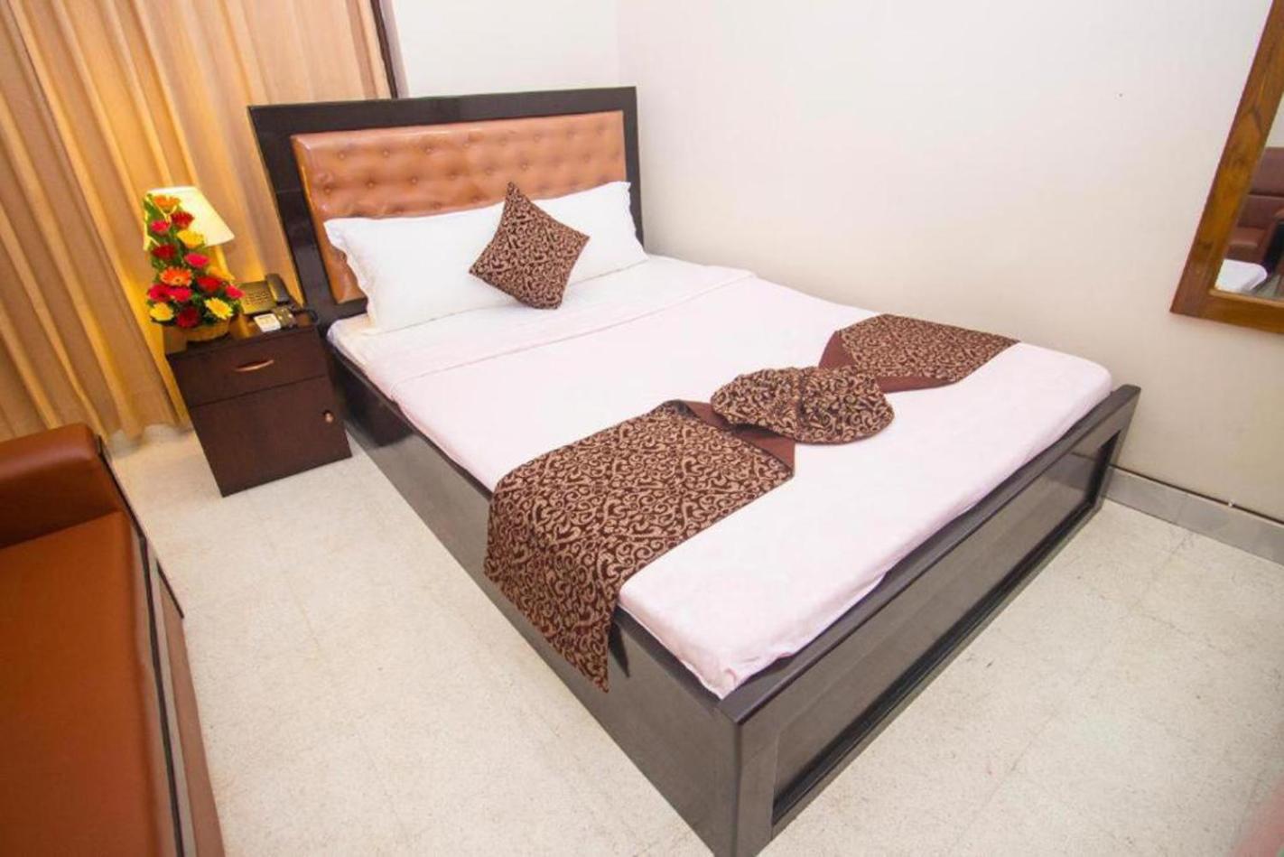 Hotel Suite Palace Baridhara ธากา ภายนอก รูปภาพ